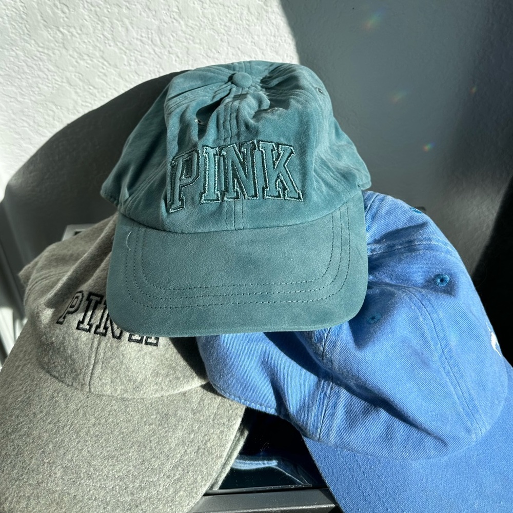 🩷PINK Victoria’s secrets caps 🧢